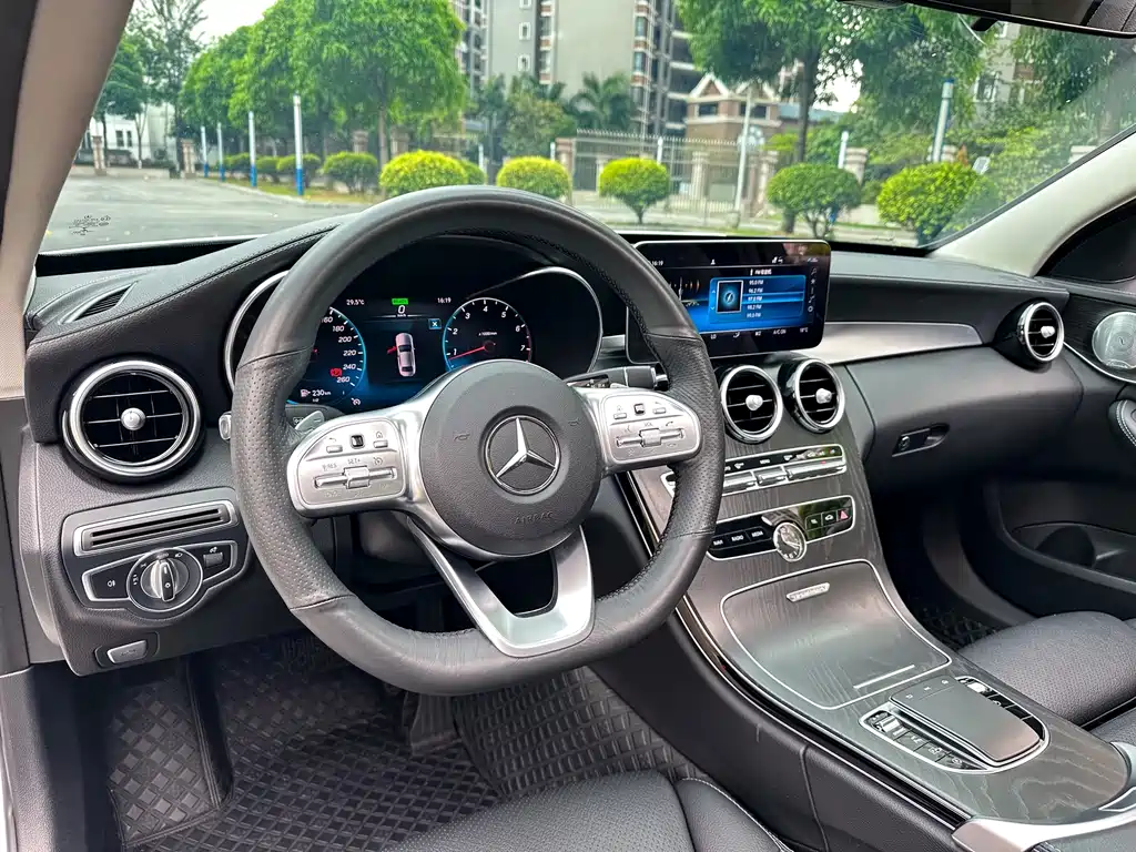 Mercedes-Benz C-Class — фото 14