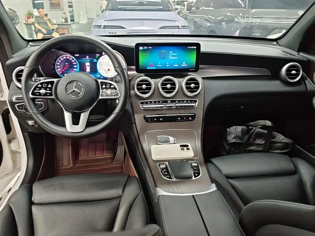 Mercedes-Benz GLC — фото 10
