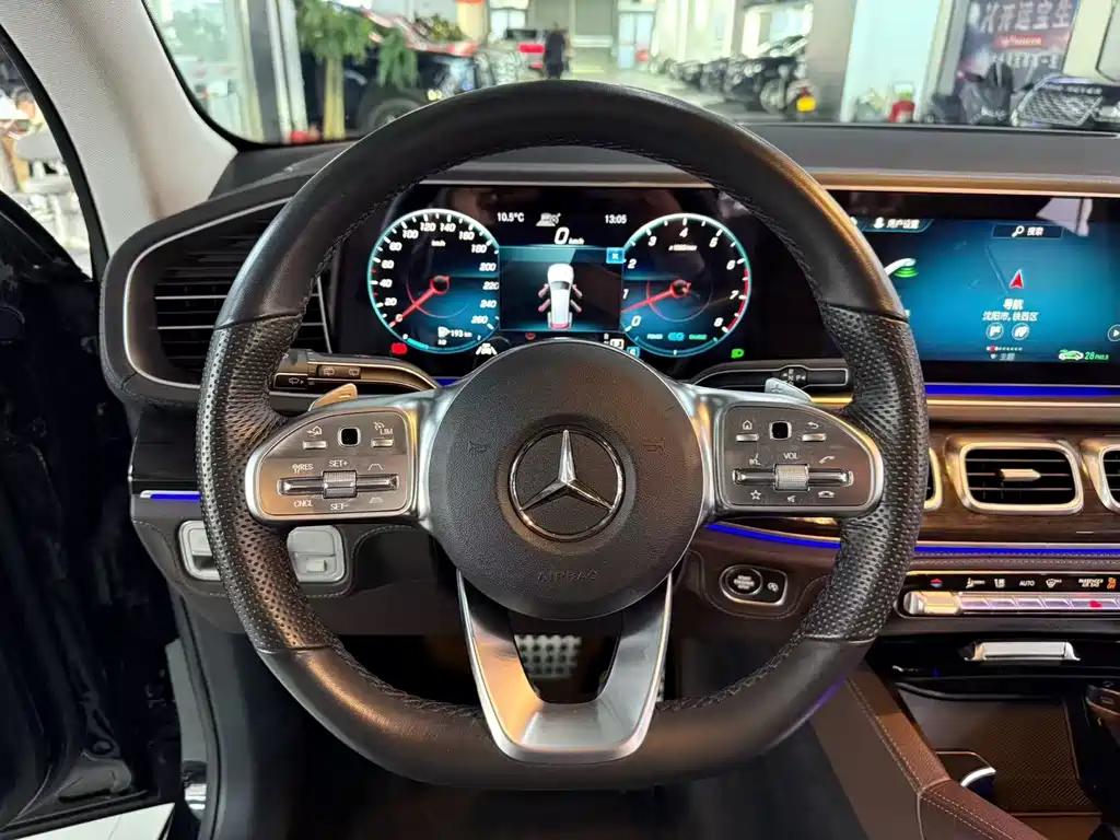 Mercedes-Benz GLS — фото 7