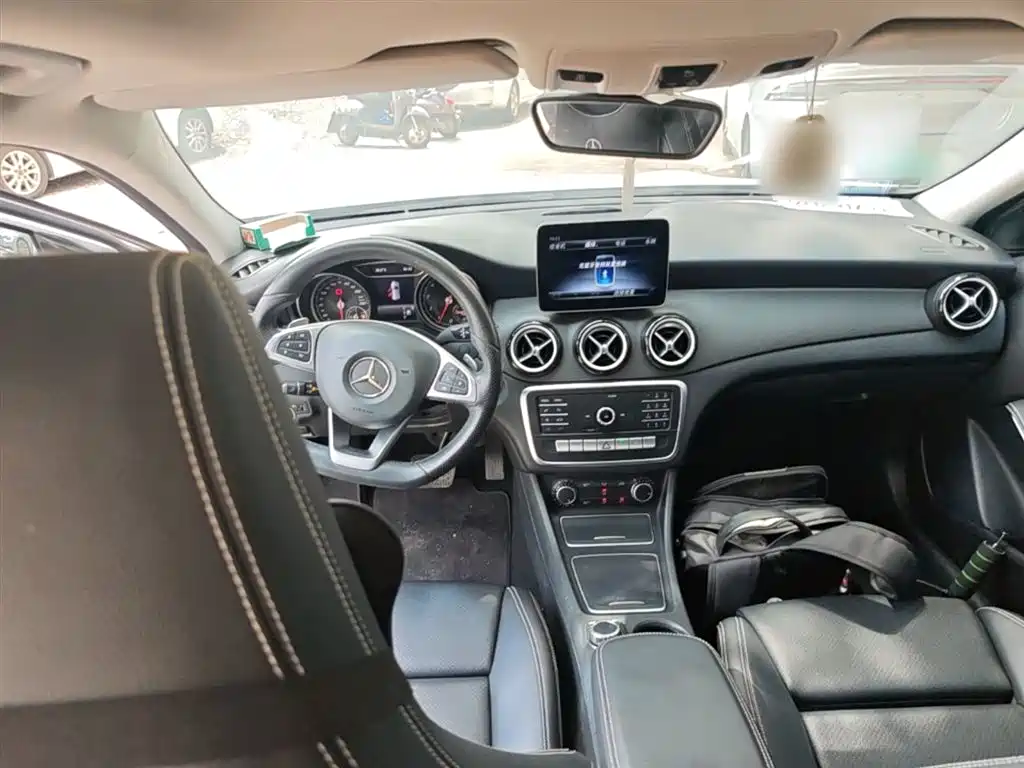 Mercedes-Benz GLA — фото 10