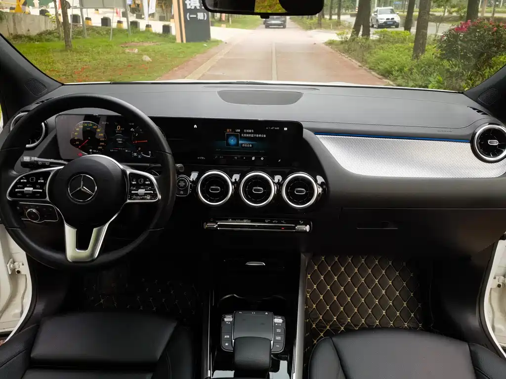 Mercedes-Benz GLA — фото 9