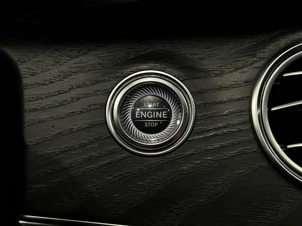 Mercedes-Benz E-Class (Import) — фото 16