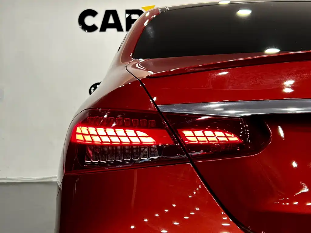 Mercedes-Benz E-Class (Import) — фото 28