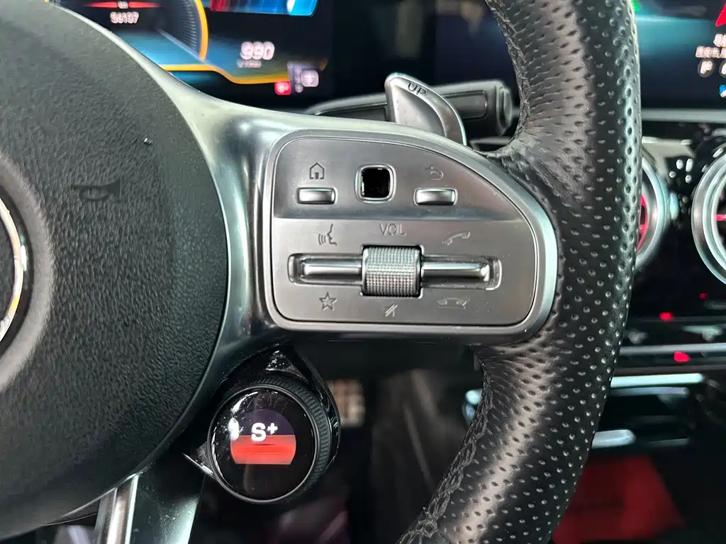 Mercedes-Benz CLA AMG — фото 8