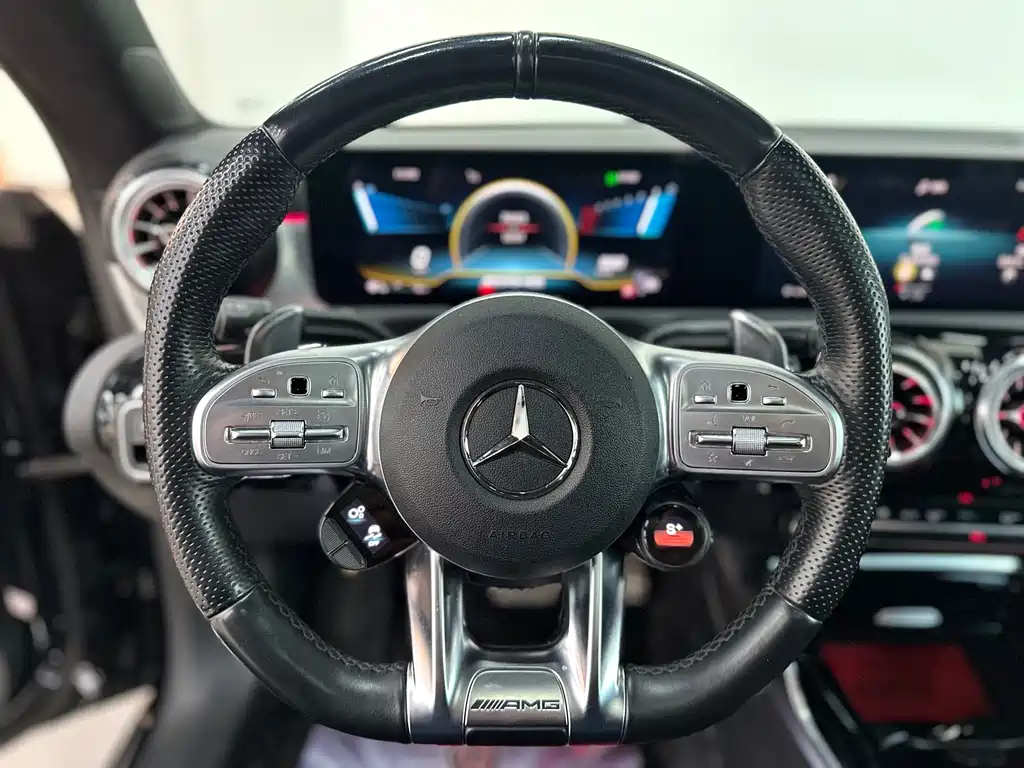 Mercedes-Benz CLA AMG — фото 9