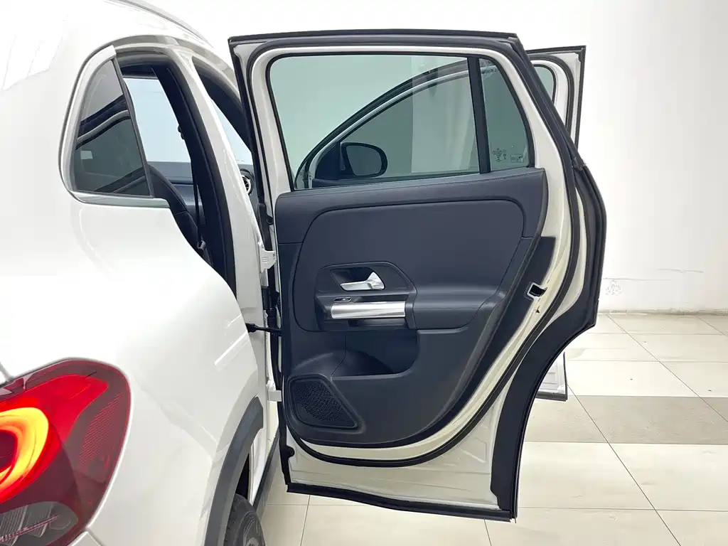 Mercedes-Benz GLA — фото 7