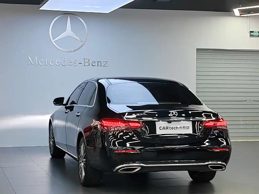 Mercedes-Benz E-Class — фото 5