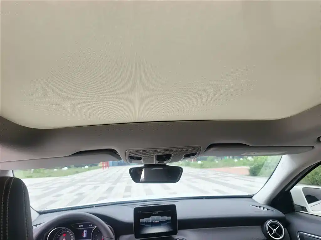 Mercedes-Benz GLA — фото 14