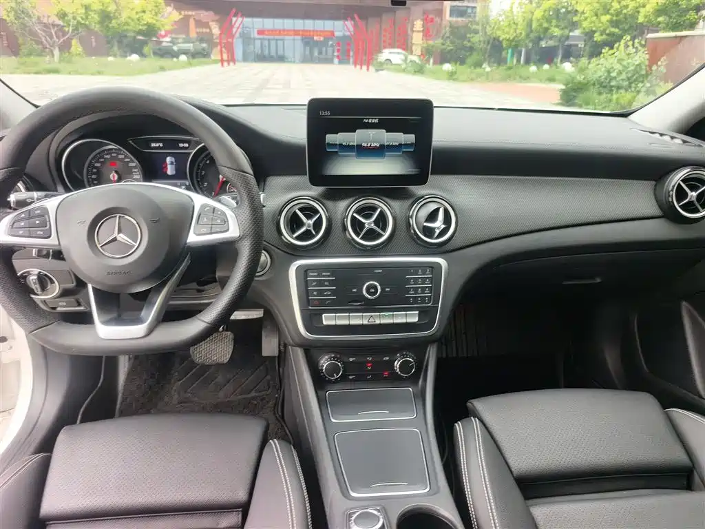 Mercedes-Benz GLA — фото 15