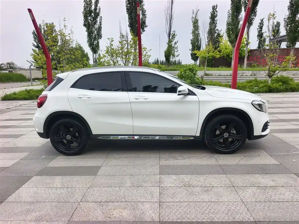 Mercedes-Benz GLA — фото 6