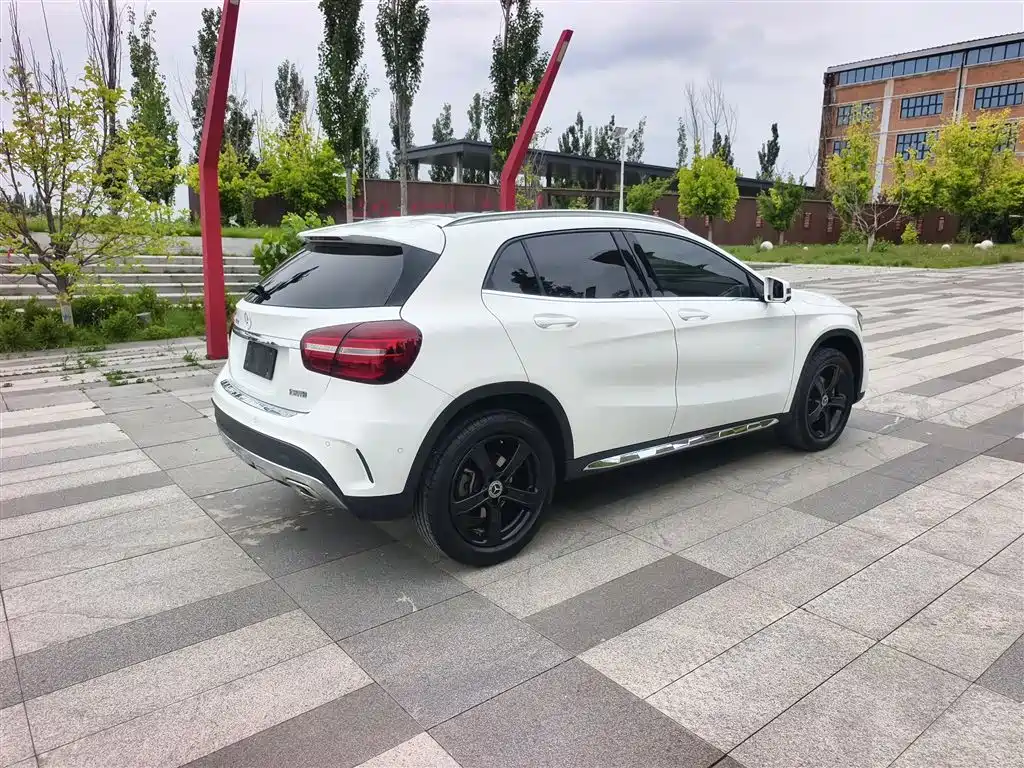 Mercedes-Benz GLA — фото 7