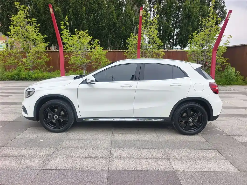 Mercedes-Benz GLA — фото 10