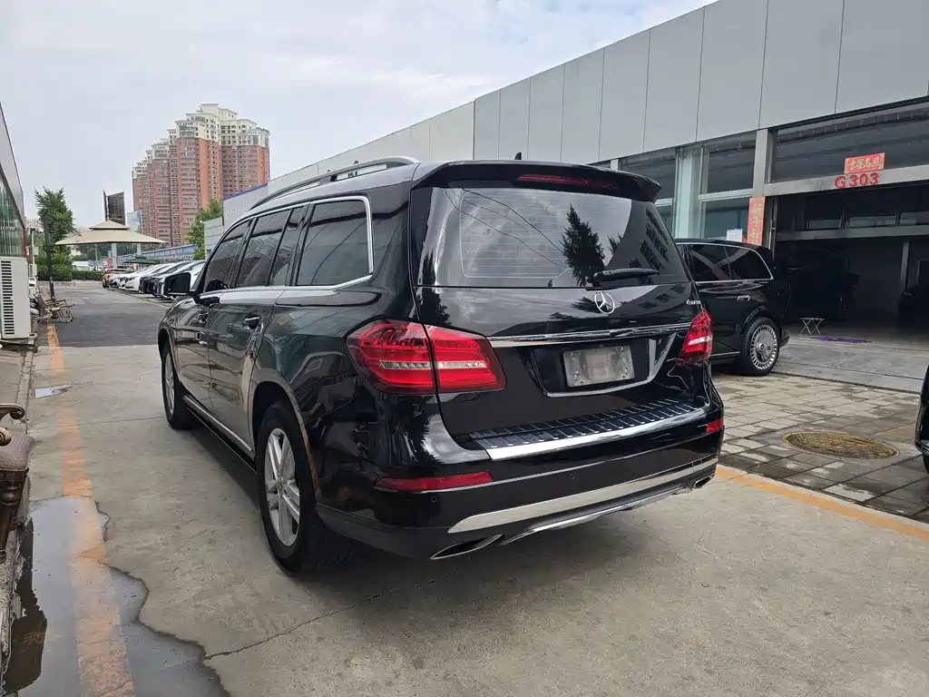 Mercedes-Benz GLS — фото 6