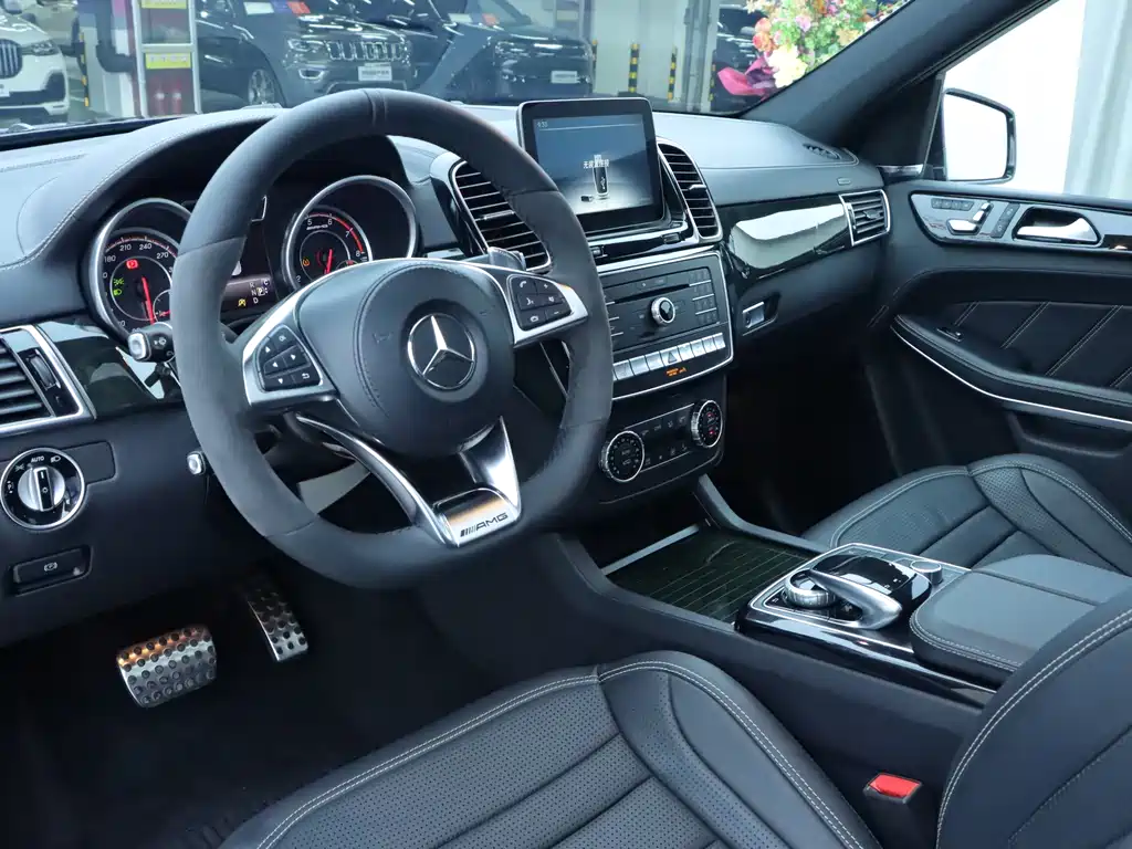 Mercedes-Benz GLS AMG — фото 6