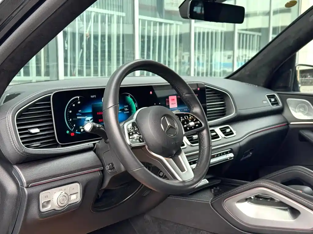 Mercedes-Benz GLS — фото 11