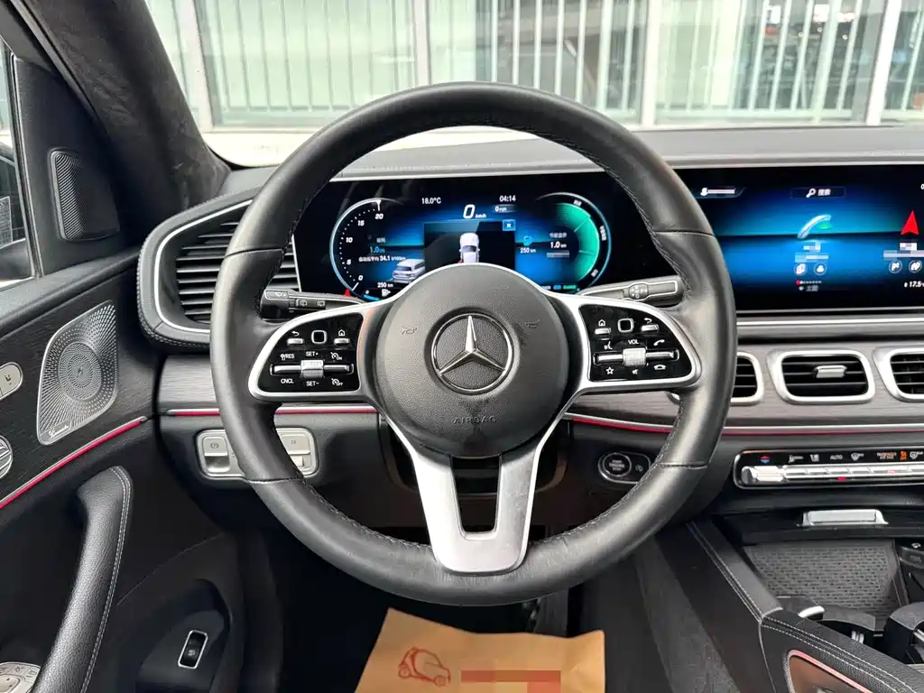 Mercedes-Benz GLS — фото 8