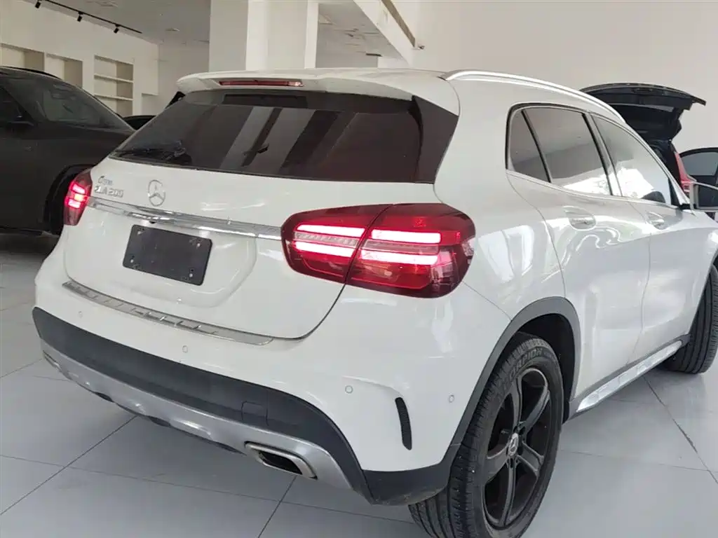Mercedes-Benz GLA — фото 5