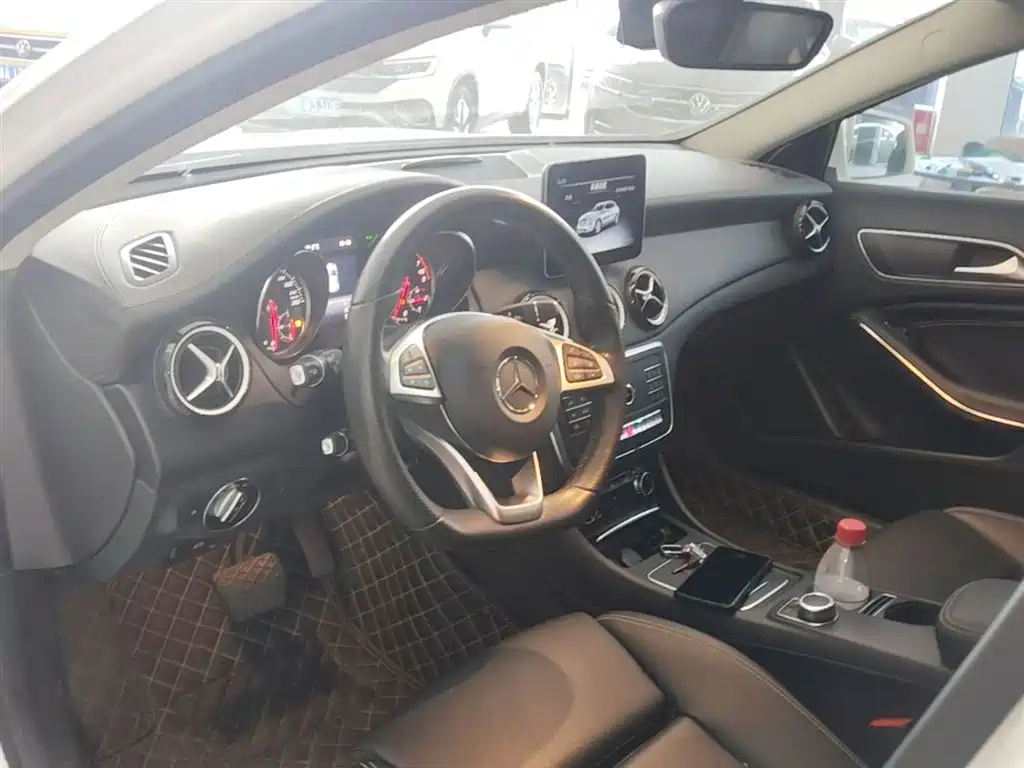 Mercedes-Benz GLA — фото 6