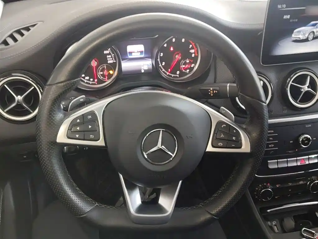 Mercedes-Benz GLA — фото 7