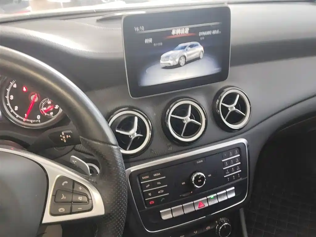 Mercedes-Benz GLA — фото 9