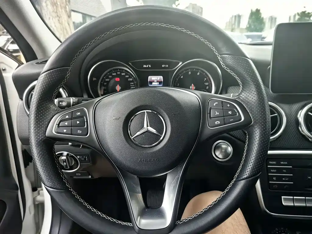 Mercedes-Benz GLA — фото 9