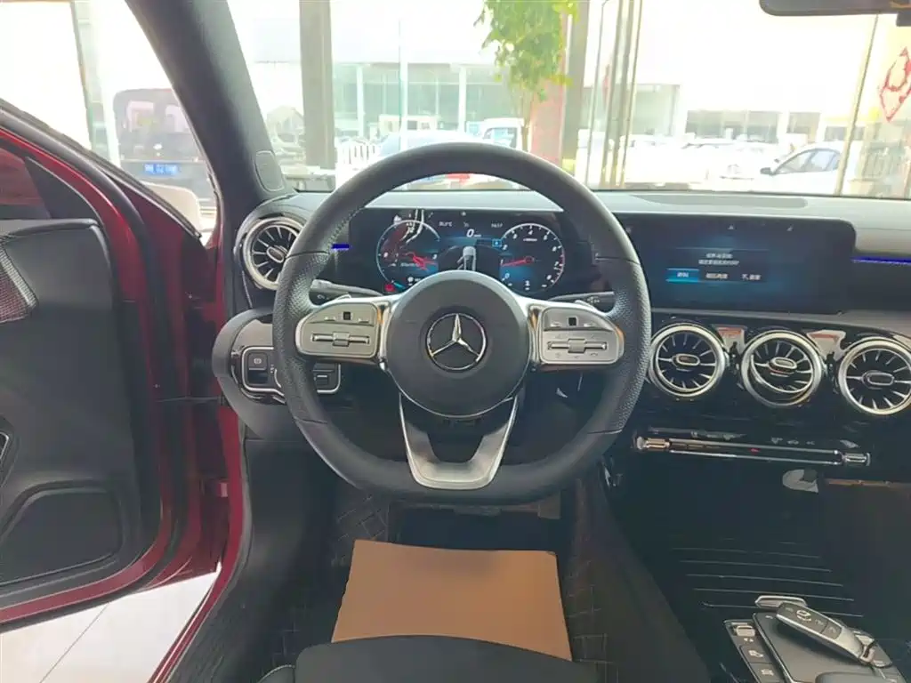 Mercedes-Benz A-Class — фото 11