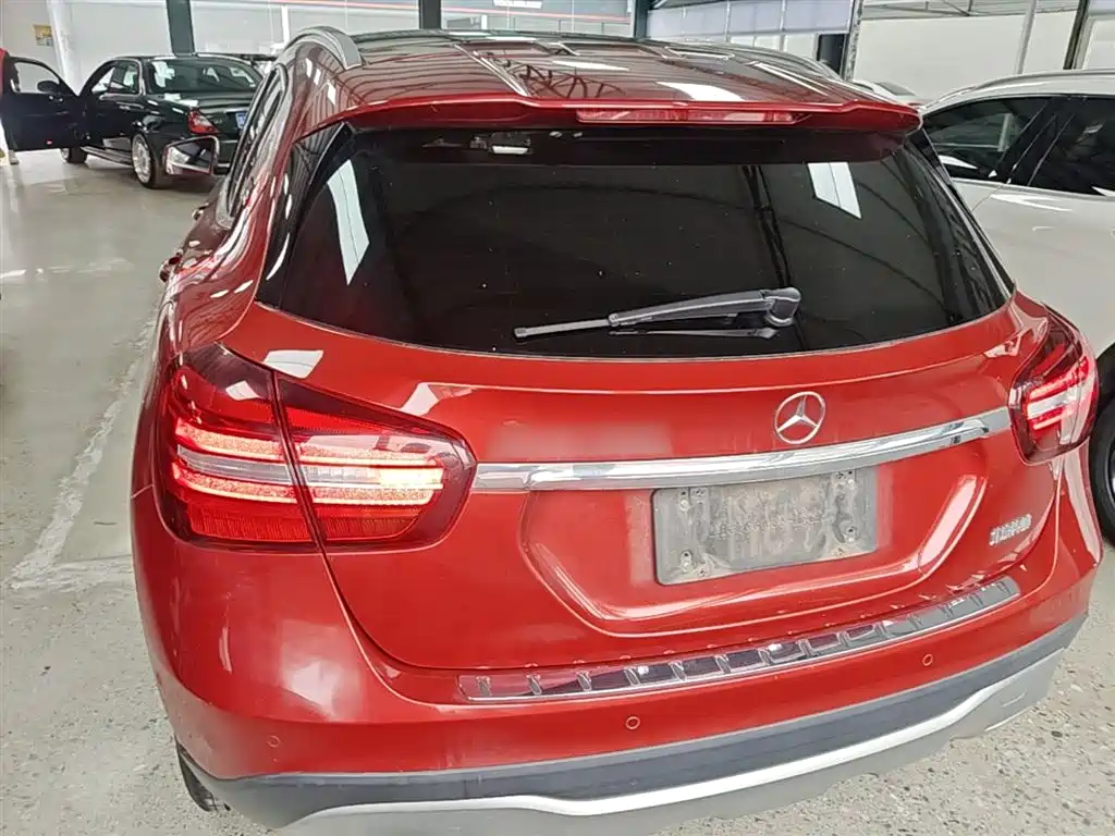Mercedes-Benz GLA — фото 6
