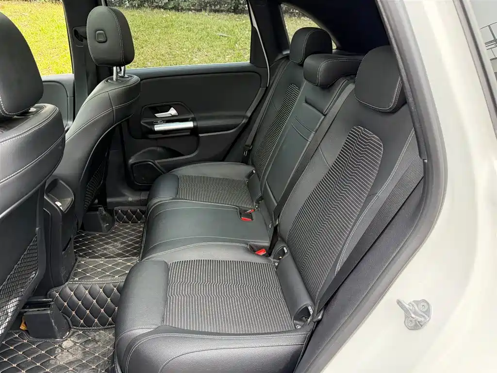 Mercedes-Benz B-Class — фото 10