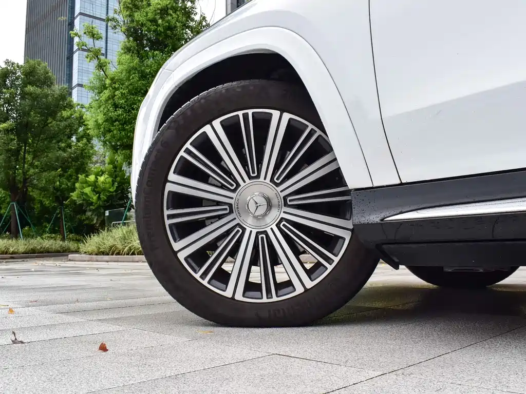 Mercedes-Benz GLS — фото 6