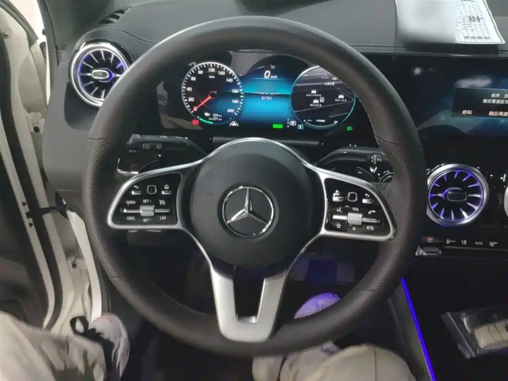 Mercedes-Benz EQA — фото 11