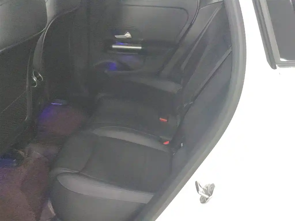 Mercedes-Benz EQA — фото 17