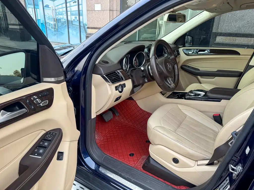 Mercedes-Benz GLS — фото 5