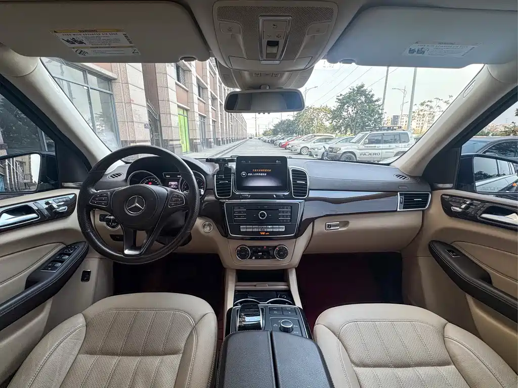 Mercedes-Benz GLS — фото 7