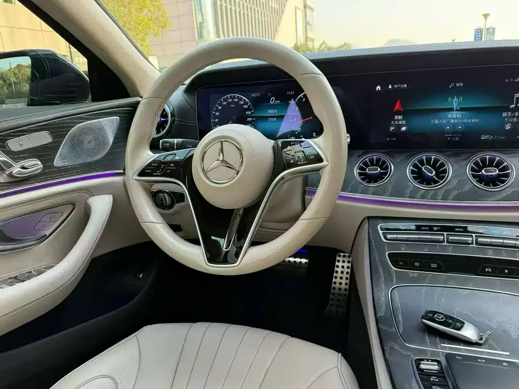 Mercedes-Benz CLS — фото 8