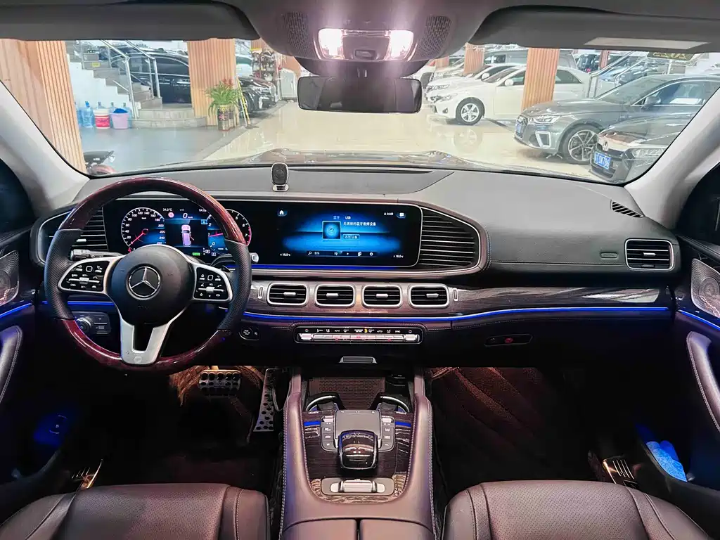 Mercedes-Benz GLS — фото 15