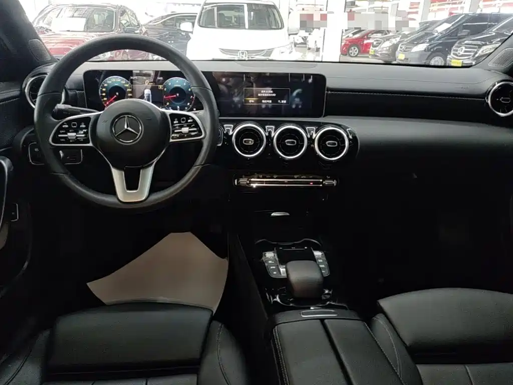 Mercedes-Benz A-Class — фото 10