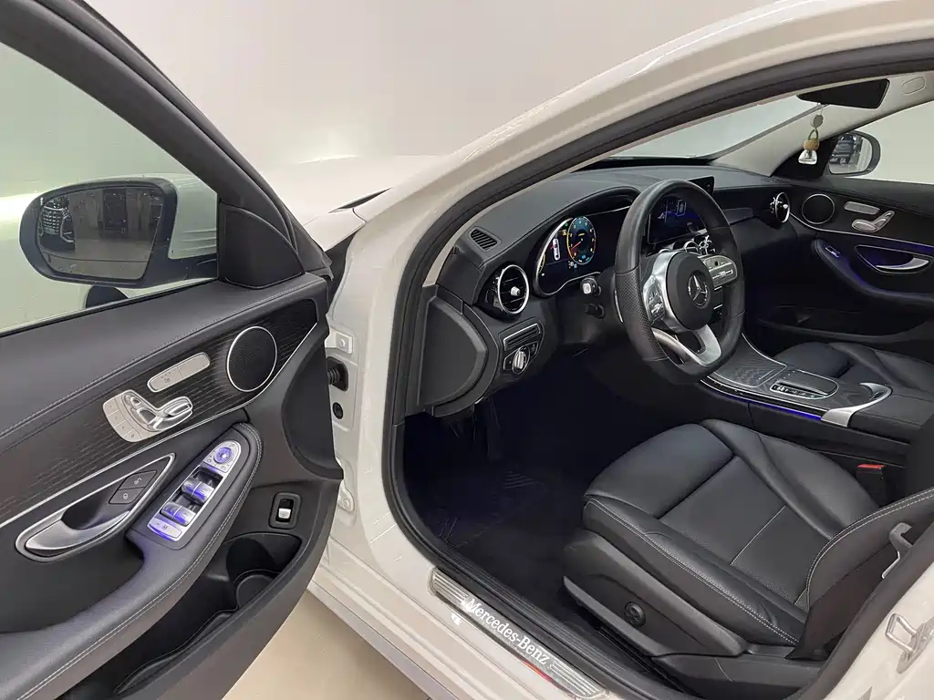 Mercedes-Benz C-Class — фото 14