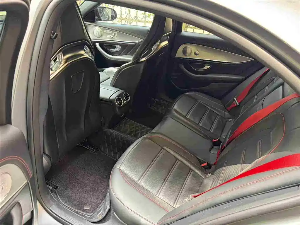 Mercedes-Benz E-Class AMG — фото 4