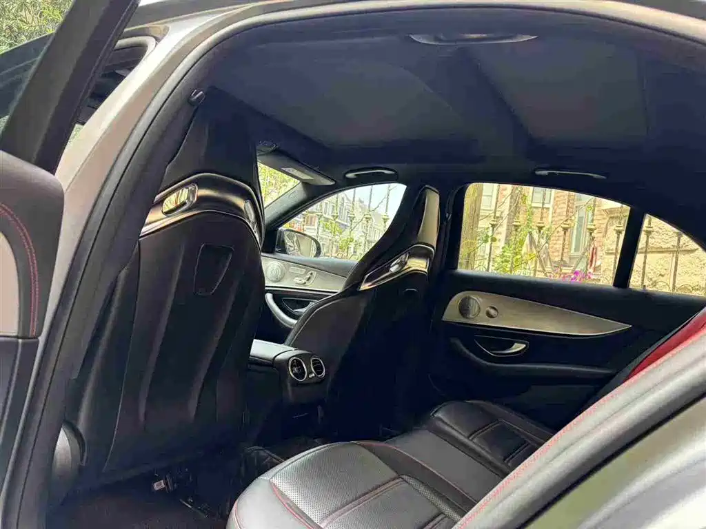 Mercedes-Benz E-Class AMG — фото 5