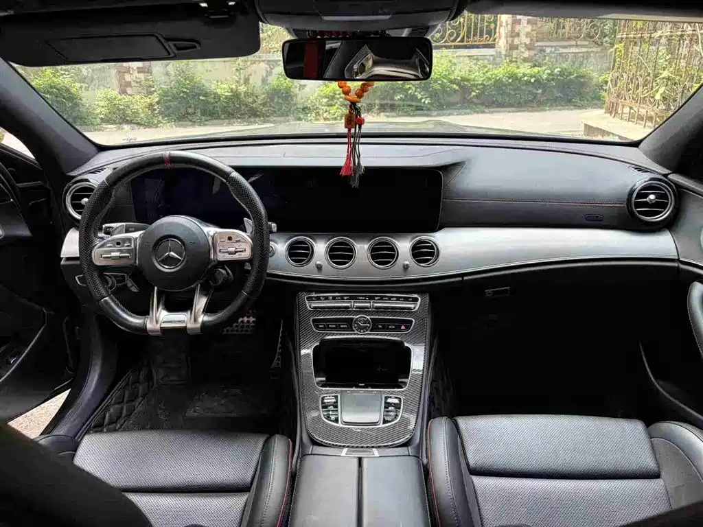 Mercedes-Benz E-Class AMG — фото 6