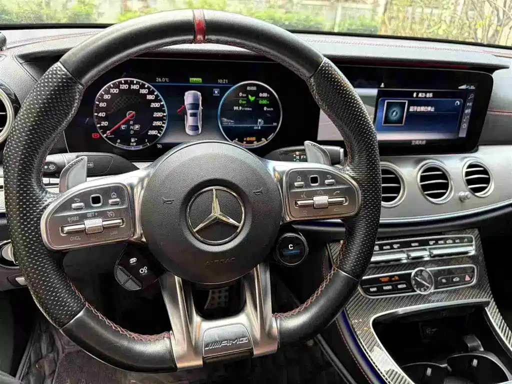 Mercedes-Benz E-Class AMG — фото 8