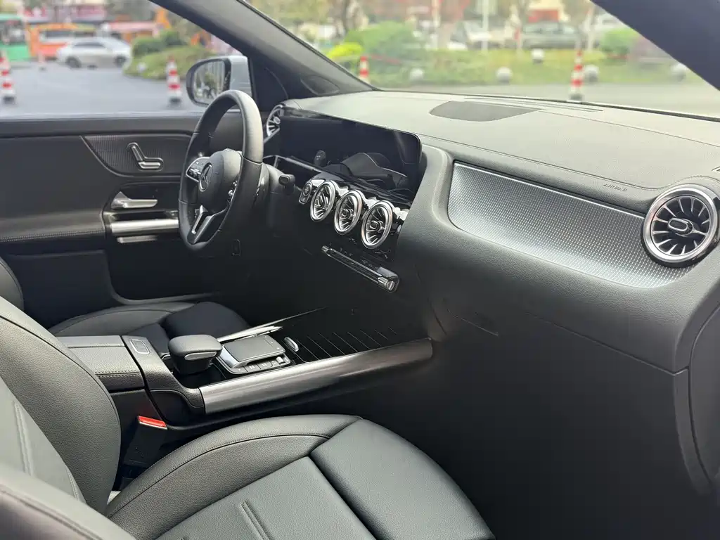 Mercedes-Benz GLA — фото 11