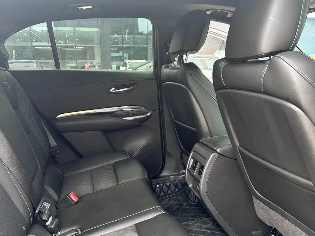 Cadillac XT4 — фото 6