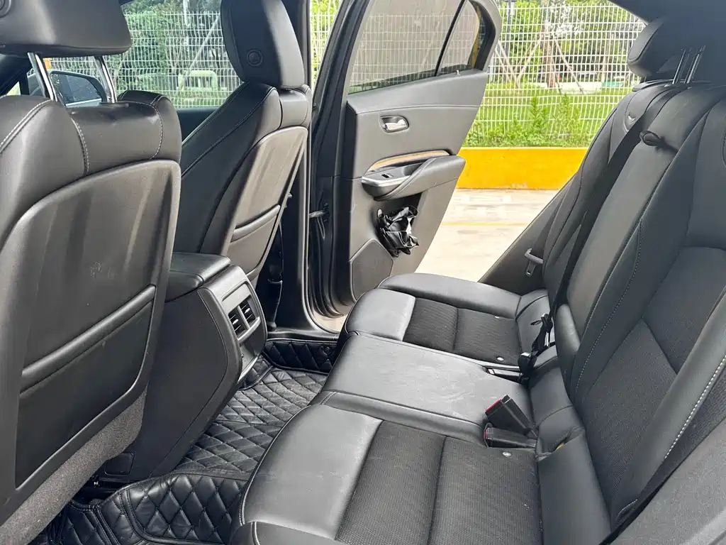 Cadillac XT4 — фото 7