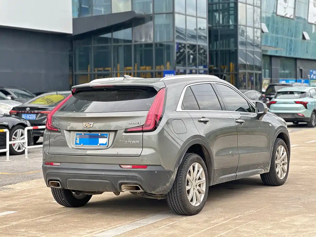 Cadillac XT4 — фото 10