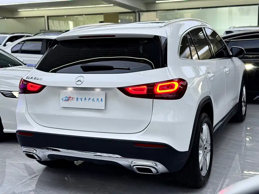 Mercedes-Benz GLA — фото 10