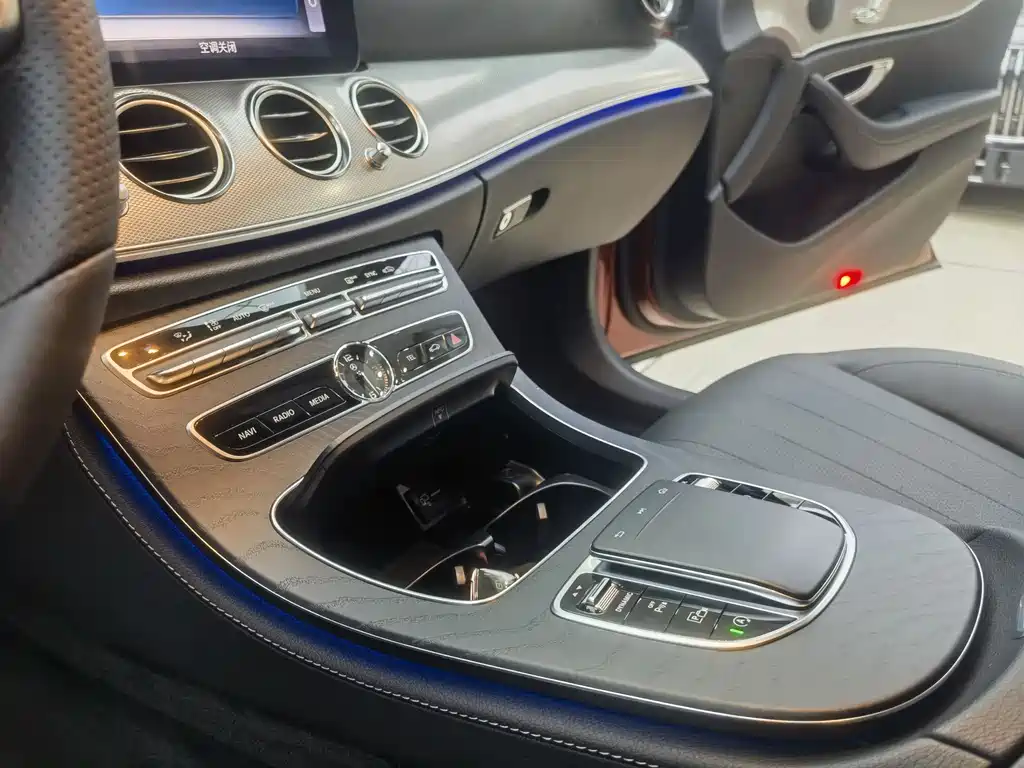 Mercedes-Benz E-Class (Import) — фото 7
