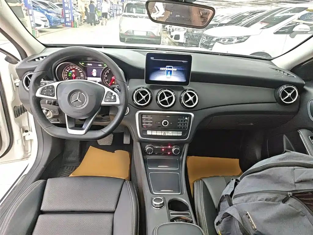 Mercedes-Benz GLA — фото 10