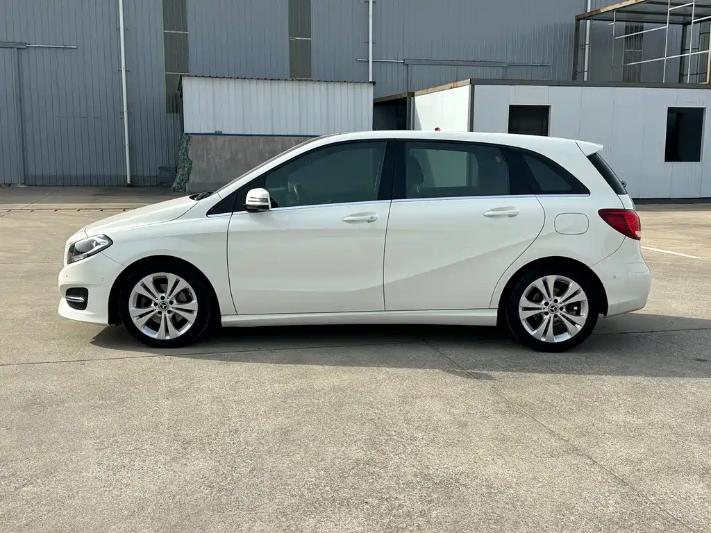 Mercedes-Benz B-Class — фото 12