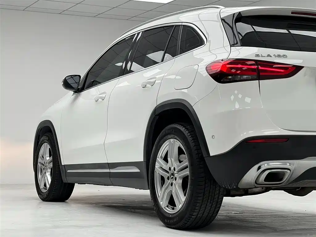 Mercedes-Benz GLA — фото 11